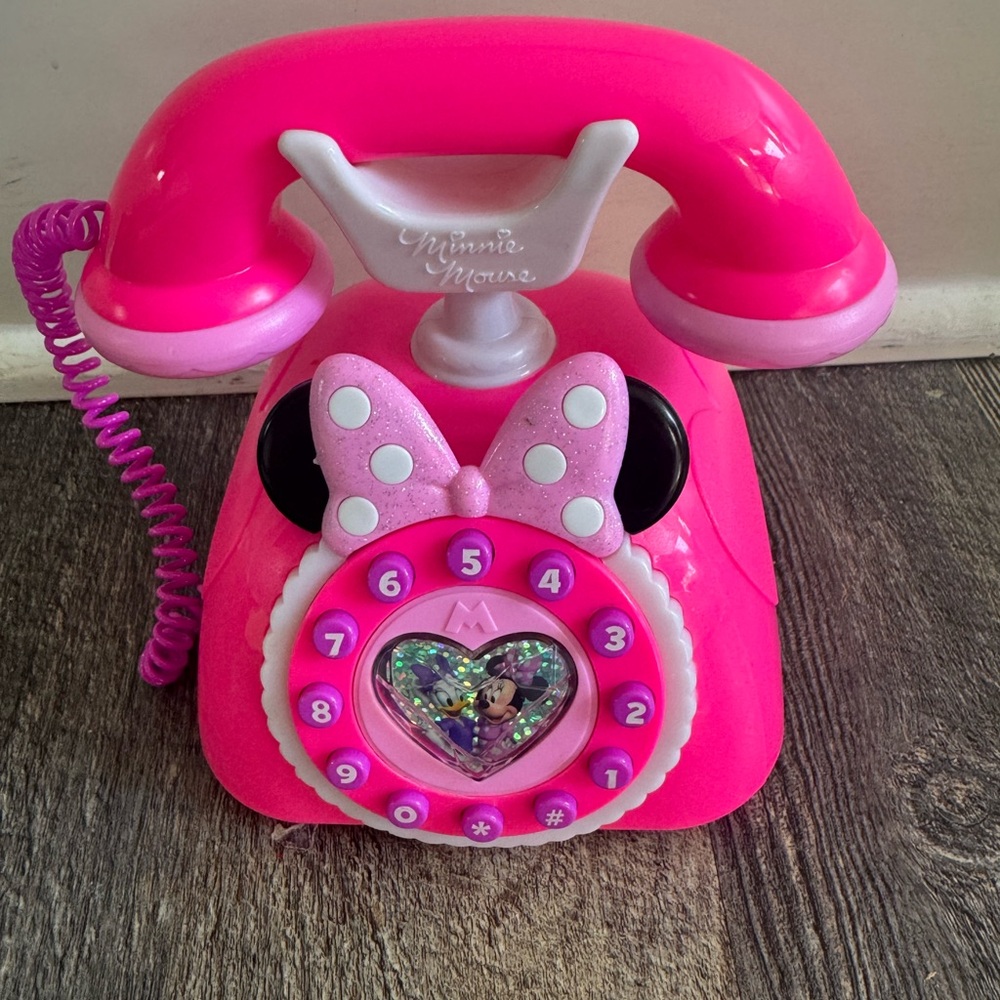 Disney Jr Pink Minnie Mouse Battery Operated Toy Telephone with sounds
